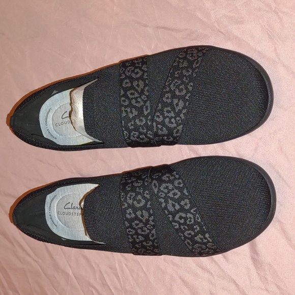 CLARKS 👣Adella Stride Cloudsteppers in Black Knit foot wear - Picture 10 of 16